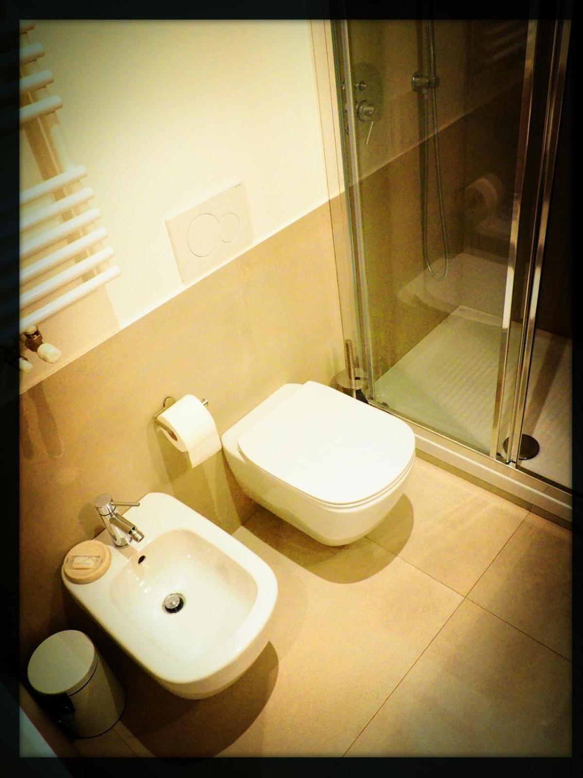 Apartment Smile House. Intero Trilocale 15 Min. Dal Centro Mailand